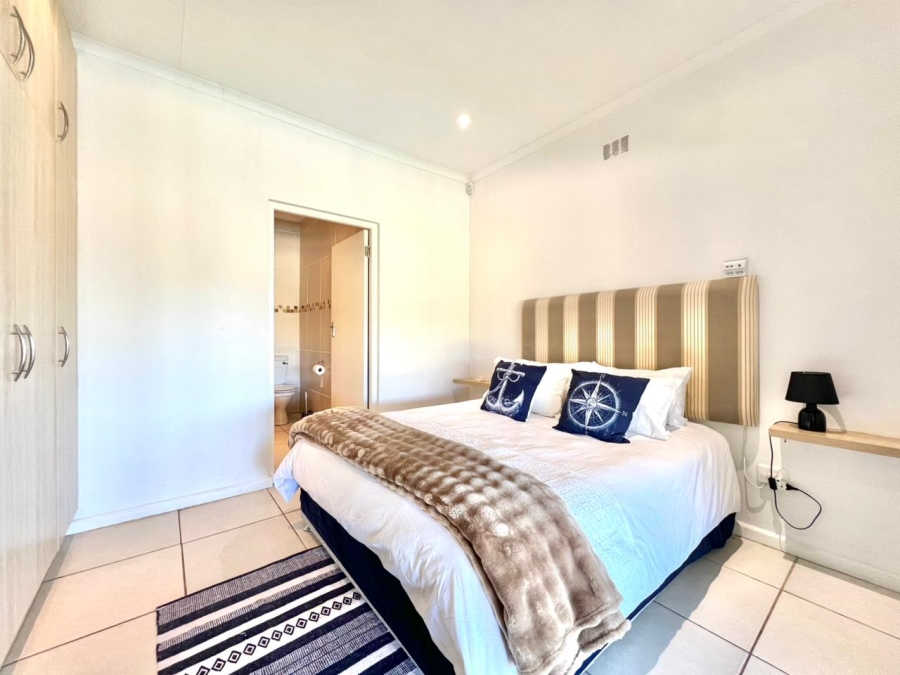 5 Bedroom Property for Sale in Paradise Beach Eastern Cape